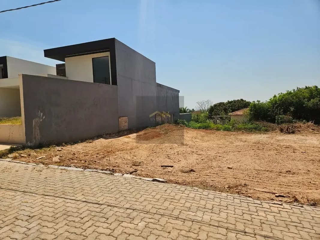 Terreno em Setor Habitacional Arniqueira